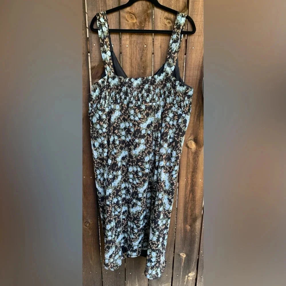 24W  floral sundress by Madison Leigh. Hand- washable. - Picture 4 of 6